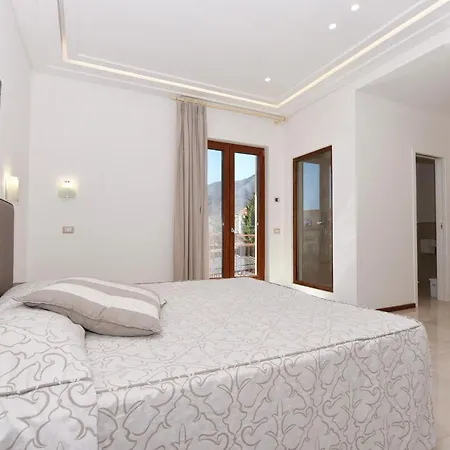 בית הארחה Relais Milo 3*