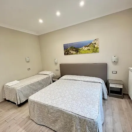 Relais Milo 3* אג'רולה