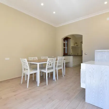 Relais Milo בית הארחה אג'רולה